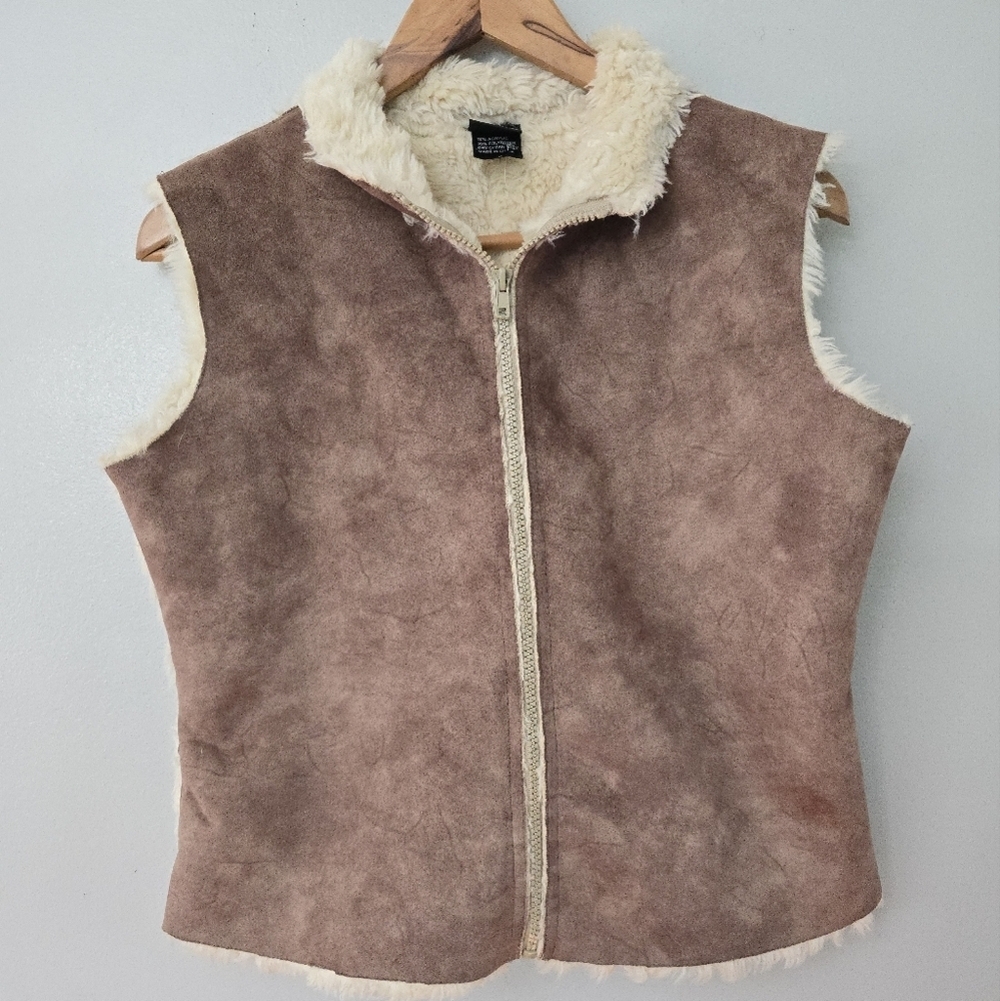 CEJON Faux Suede Faux Fleece Lined Women's Medium Sleeveless Vest